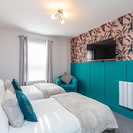 Beachfront Apartment 3 Bedrooms Sleeps 7 - Gateway To The Lake District - Newly Refurbished Morecambe Dış mekan fotoğraf