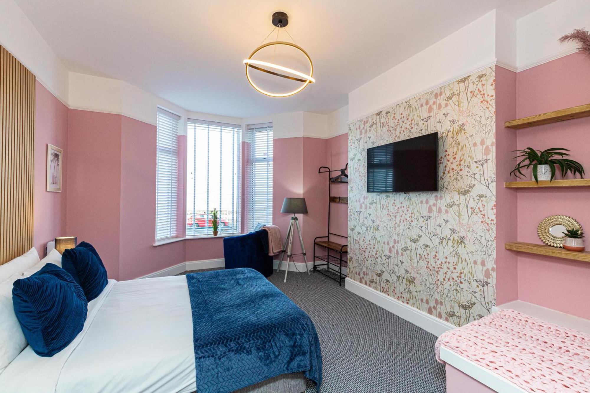 Beachfront Apartment 3 Bedrooms Sleeps 7 - Gateway To The Lake District - Newly Refurbished Morecambe Dış mekan fotoğraf