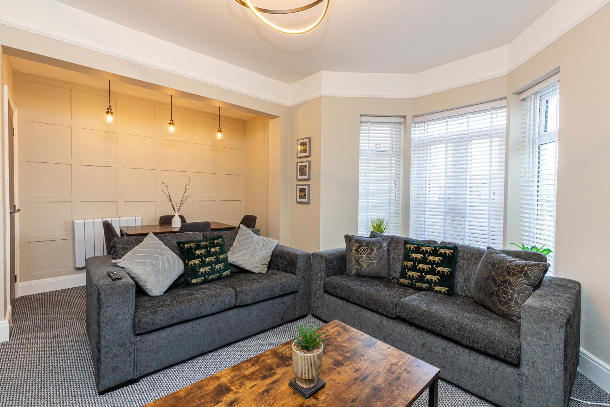 Beachfront Apartment 3 Bedrooms Sleeps 7 - Gateway To The Lake District - Newly Refurbished Morecambe Dış mekan fotoğraf