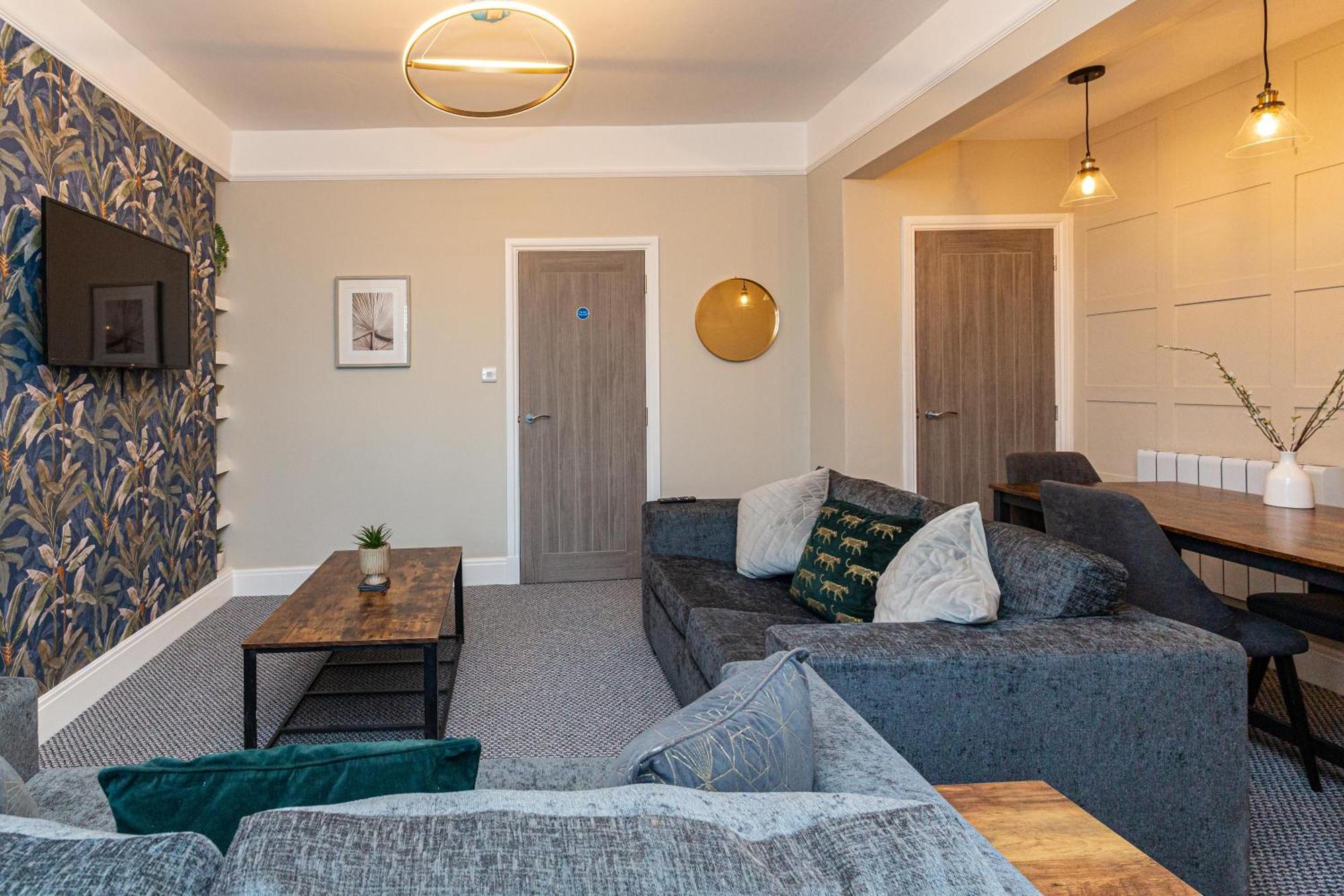 Beachfront Apartment 3 Bedrooms Sleeps 7 - Gateway To The Lake District - Newly Refurbished Morecambe Dış mekan fotoğraf